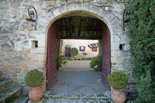  Propri�t�/ch�teau � vendre 15 + pi�ces 1000 m�