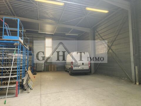   640 M² ENTREPOT BUREAUX A VENDRE A CROISSY BEAUBOURG 