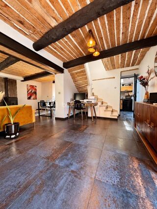 Vente Maison Villecroze – Maison rénovée de 138 m² avec 4 suites parentales, piscine balinaise et pool house Villecroze