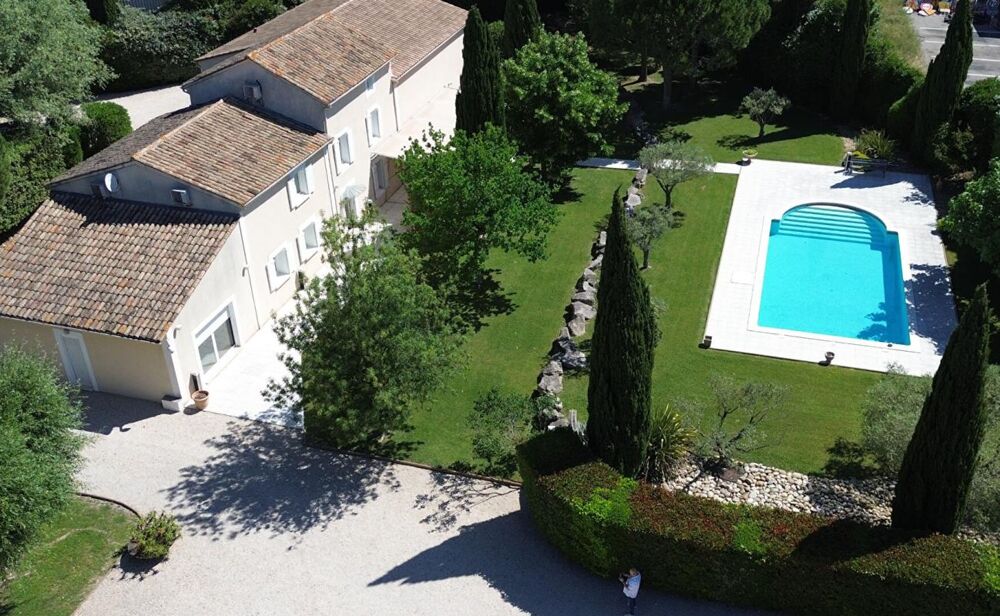 MONTEUX: Mas plein de soleil proche de tout