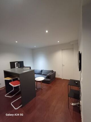  Appartement à louer 2 pièces 32 m²