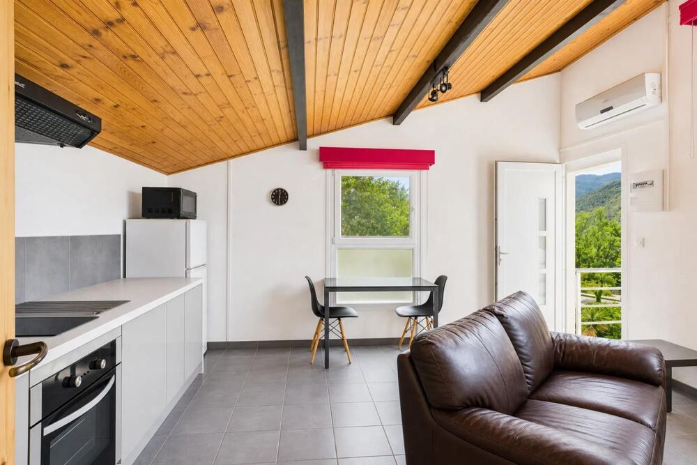 Vente de cette unique propriété de 12 pièces, 288 m², située à Amélie-les-Bains-Palalda