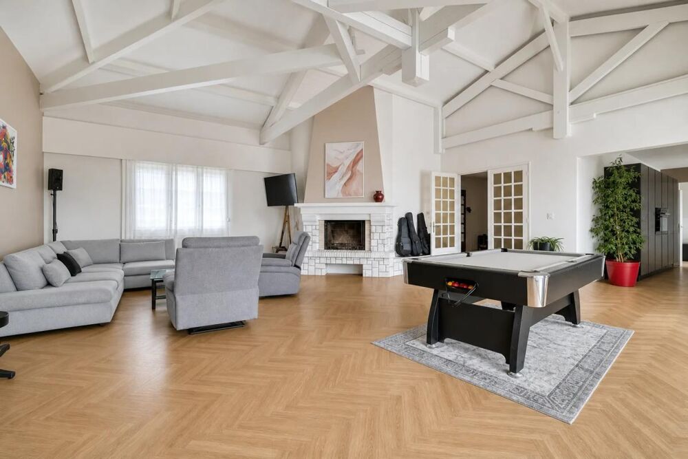 Maison de 7 pièces de 300 m² à Belberaud