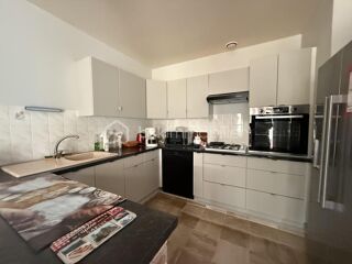  Immeuble � vendre 10 pi�ces 660 m�