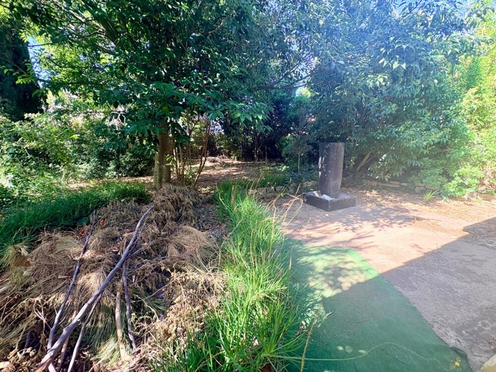 Vente Maison Charmante maisonnette de 35 m² et T3 de 70m2 avec jardin arboré de 650 m² – Fréjus Frejus
