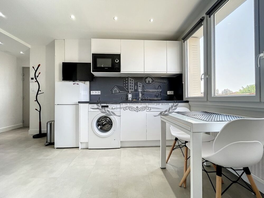 Location Appartement Superbe Studio 18.10 m² entièrement meublé et équipé Lyon 3e, Accès Universités, tram T3 et métro D Lyon 3
