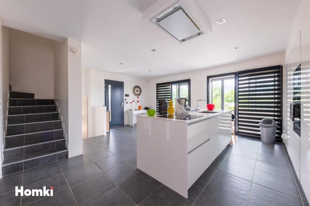 Vente Maison Maison/Villa T5 de 132 m² à Plan-de-Cuques 13380 Plan de cuques