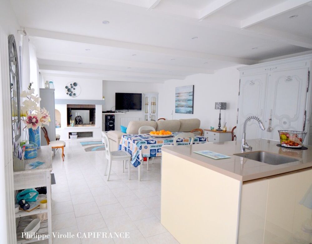 Maison à vendre 6 pièces 124 m2 LE CHATEAU D'OLERON (17) 399000€