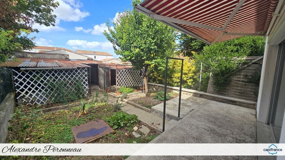 MAISON À RÉNOVER  3 CHAMBRES  GRAND SÉJOUR  GARAGE  JARDINS  À MOINS DE 10 KM DE LA ROCHELLE