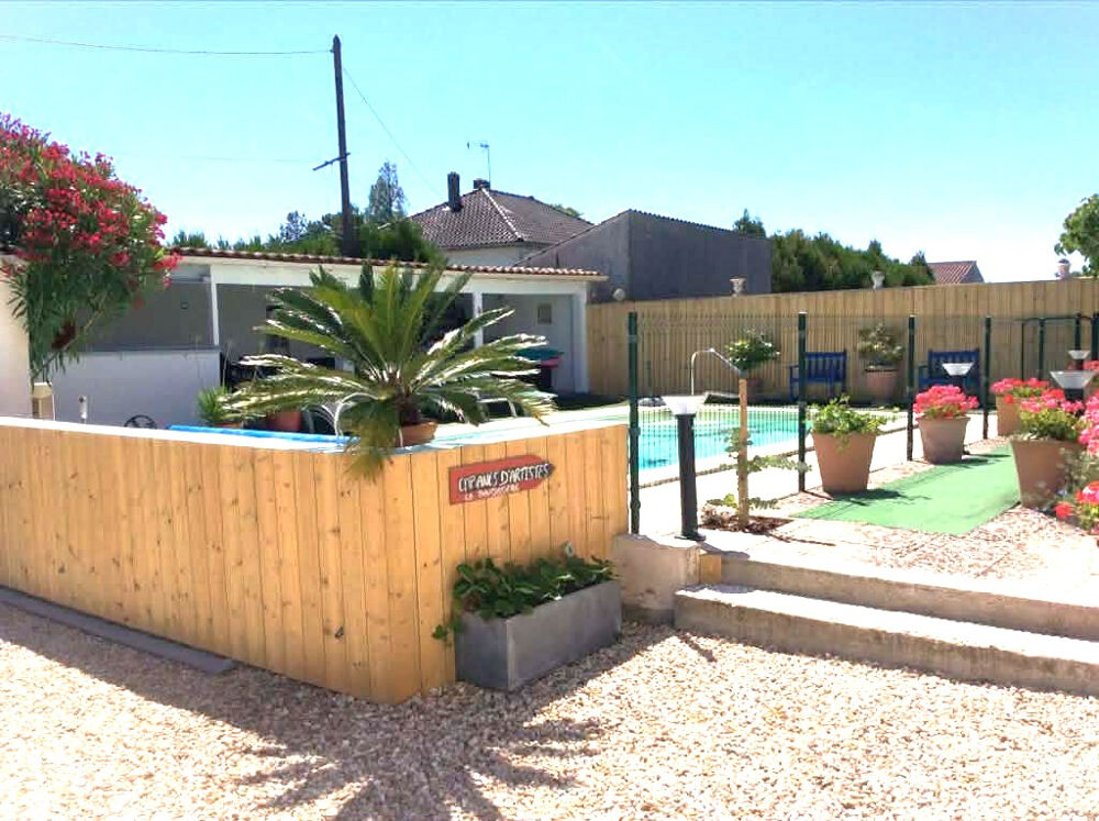 Salles D Angles - Belle charentaise - 7 pces - 4CH -174 m2