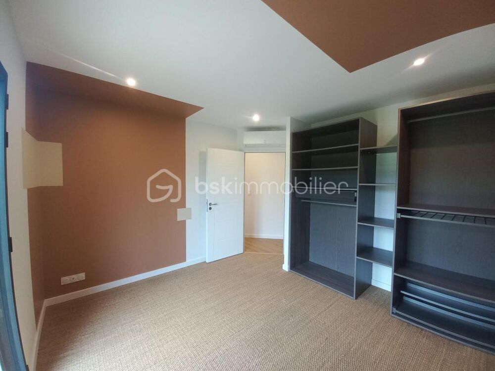 � vendre  Maison Loucrup (65200)