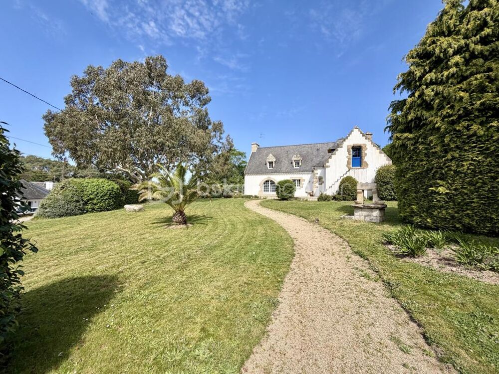 Vue sur la rivière de Crach et le Pont de Kerisper  Élégante néo-bretonne de 211 m² sur un terrain clos de 1 850 m²