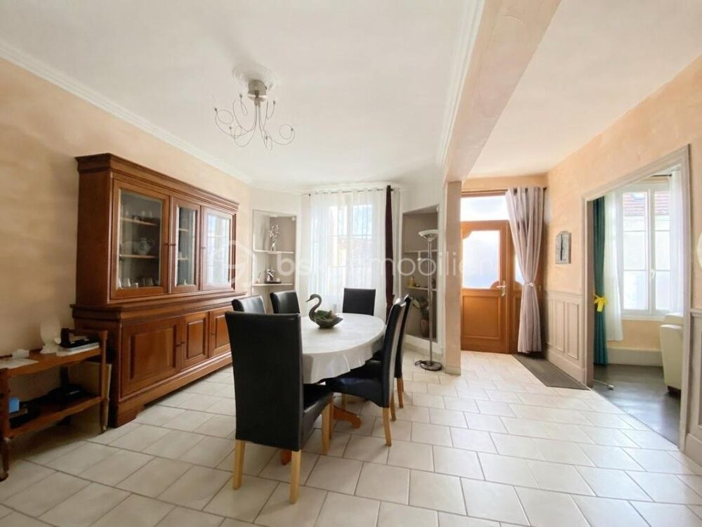 Vente Maison Cœur d'Ezy-sur-Eure - Spacieuse maison familiale avec jardin, 5ch - 216m² - dépendances et grenier aménageable Ezy sur eure