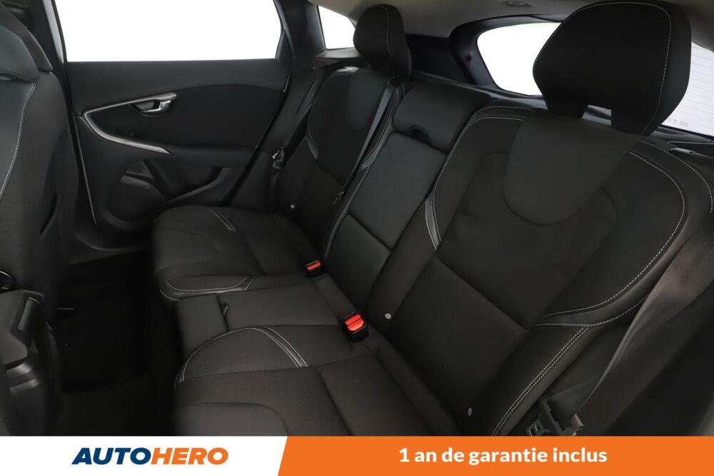 V40 1.6 D2 Momentum 115 ch 2015 occasion 92130 Issy-les-Moulineaux