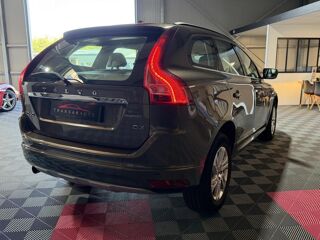 XC60 I Phase 2 D3 2.0 TDi 16V FWD 150 cv MOMENTUM 2015 occasion 85190 Venansault