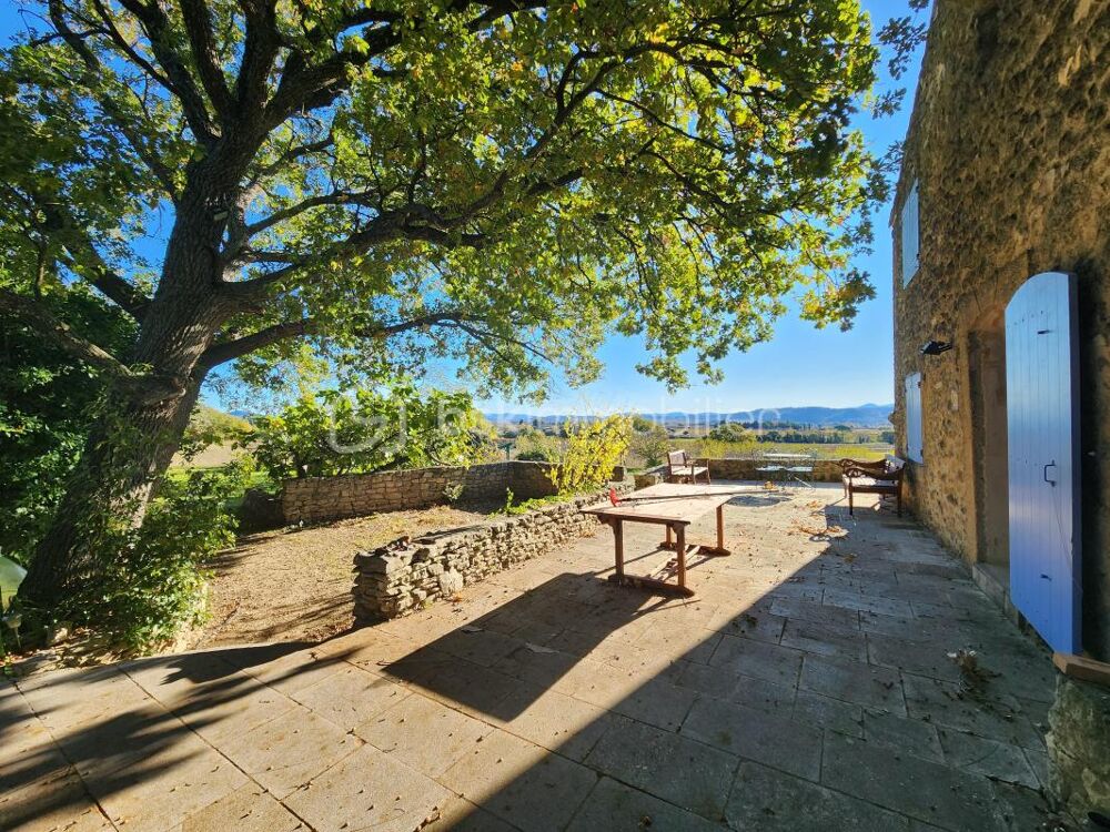 � vendre  Propri�t�/ch�teau Cucuron (84160)