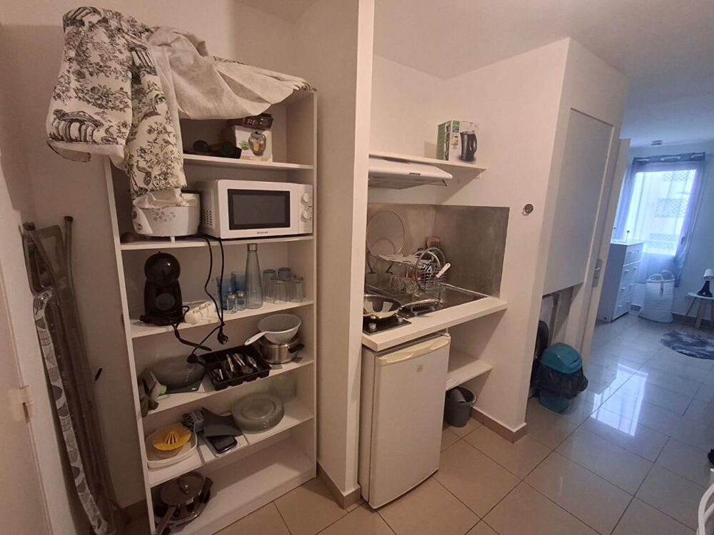 97490 Ste Clotilde T1 meublé de 20.60 m2 plus parking sécurisé