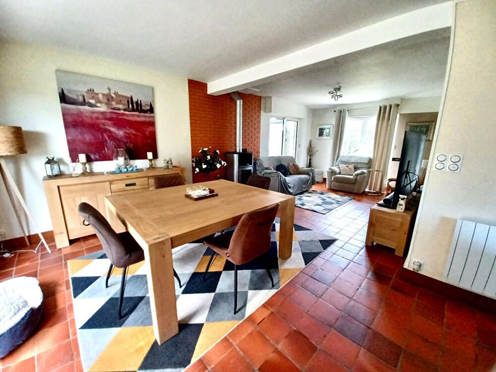 Maison de qualité T5 & beau jardin. Tous commerces à pied