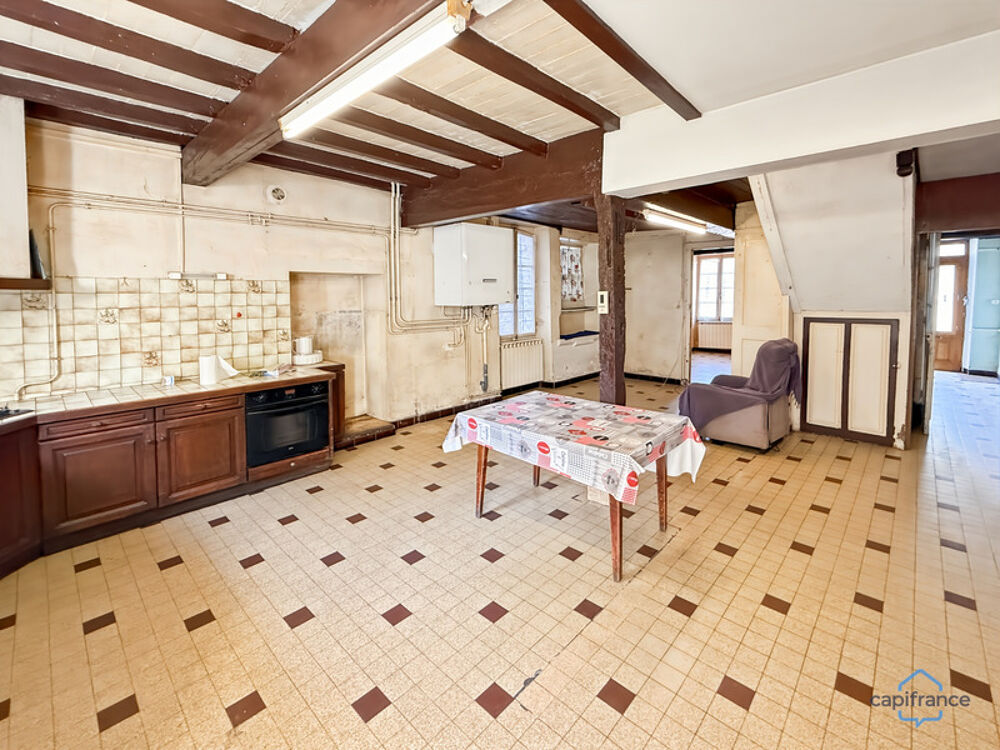 Dpt Landes (40), à vendre AIRE SUR L'ADOUR maison à rénover T6 de 200 m² habitables + garage attenant et dépendances sur 1314 m²