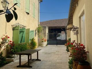  Maison à vendre 15 + pièces 380 m²