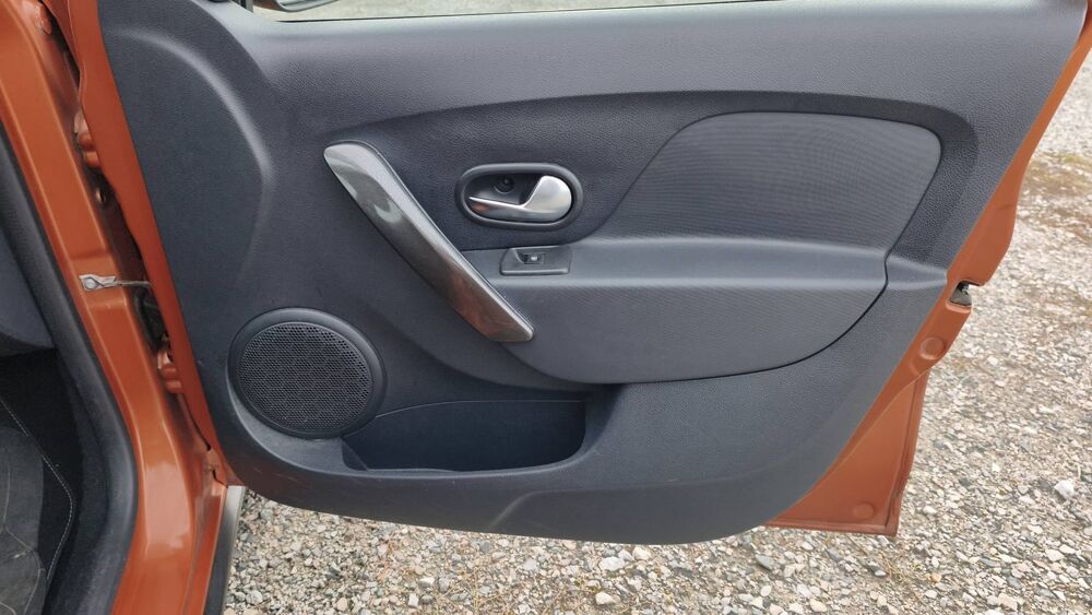 Sandero 0.9 TCe 90 Stepway Explorer - Entretien constructeur 2017 occasion 86100 Chatellerault
