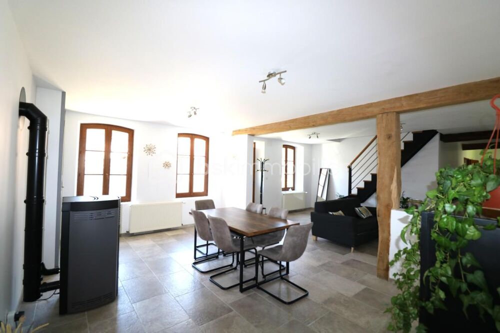 Vente Maison Longère 8 pièces, 3 chambres, atelier, dépendances, abri pour voiture, cave et jardin Donnemarie dontilly