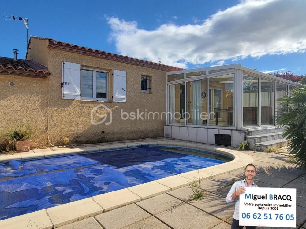 Villa F4 de plain pied en 4 faces sur 780 m² de terrain avec piscine sur Lespignan 34710