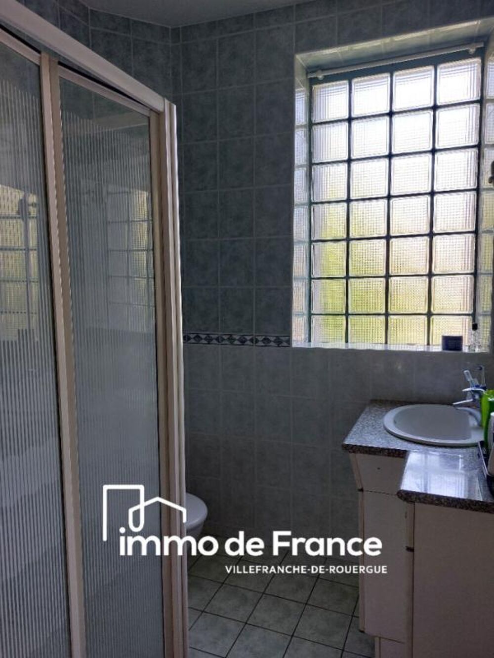 Maison de ville 108.25m² - Centre-ville, garage, terrasse et cour