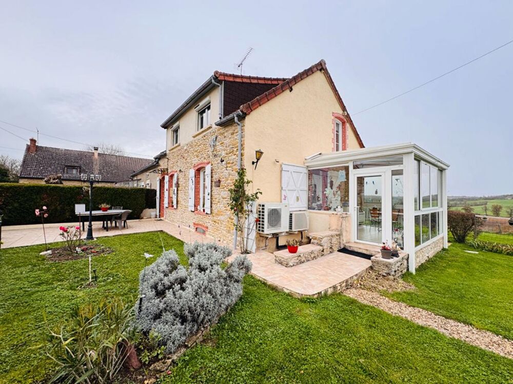 Maison ancienne rénovée à MONTAPAS