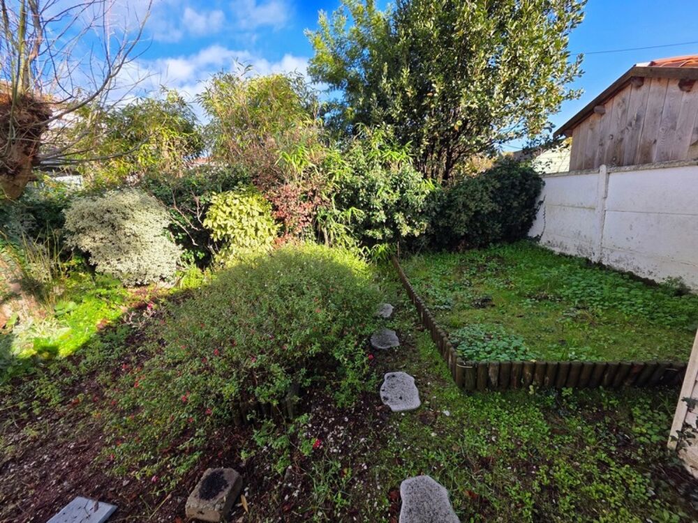 BOURCEFRANC LE CHAPUS (17) A Vendre maison village au calme 5 pièces 84m² avec gd jardin et garage 30m²