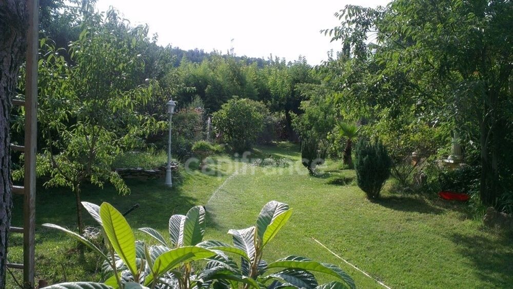 Maison à vendre 6 pièces 187 m2 ,terrain env.1483 m2 TRESQUES (30)