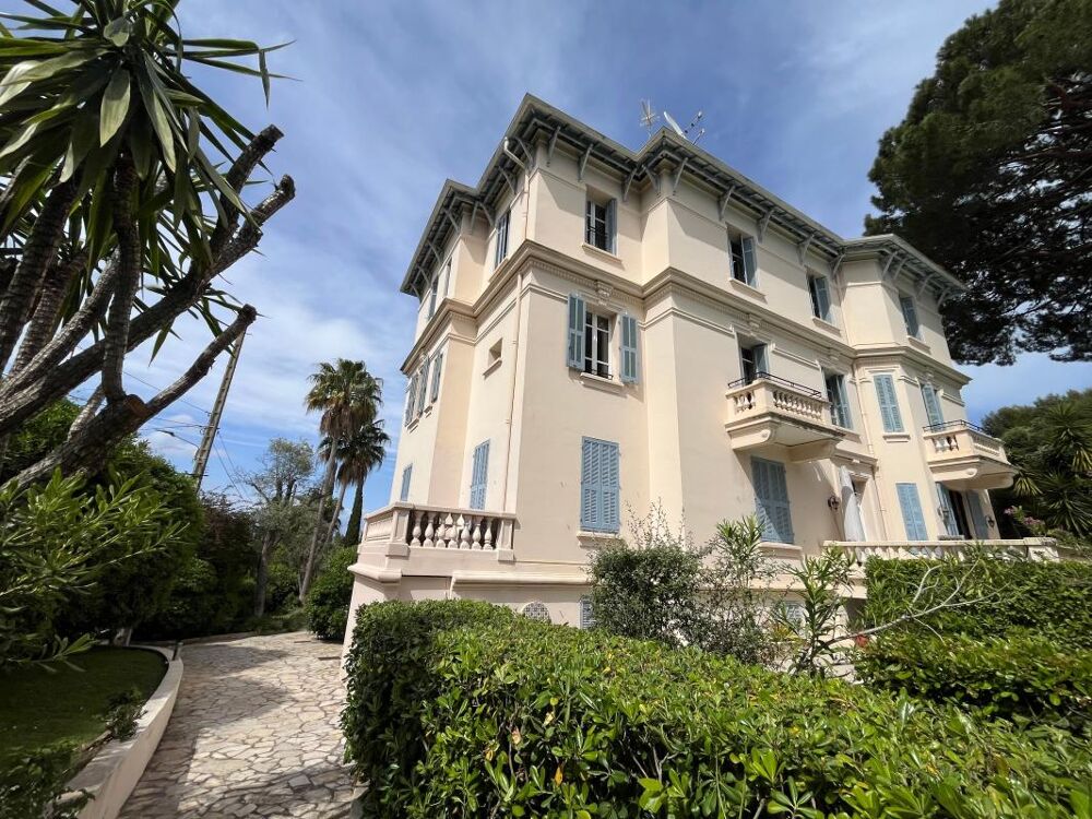 Vente Appartement Cap d'Antibes – Adresse confidentielle, grand appartement de caractère avec jardin et piscine Antibes