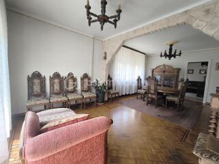  Maison  vendre 8 pices 210 m