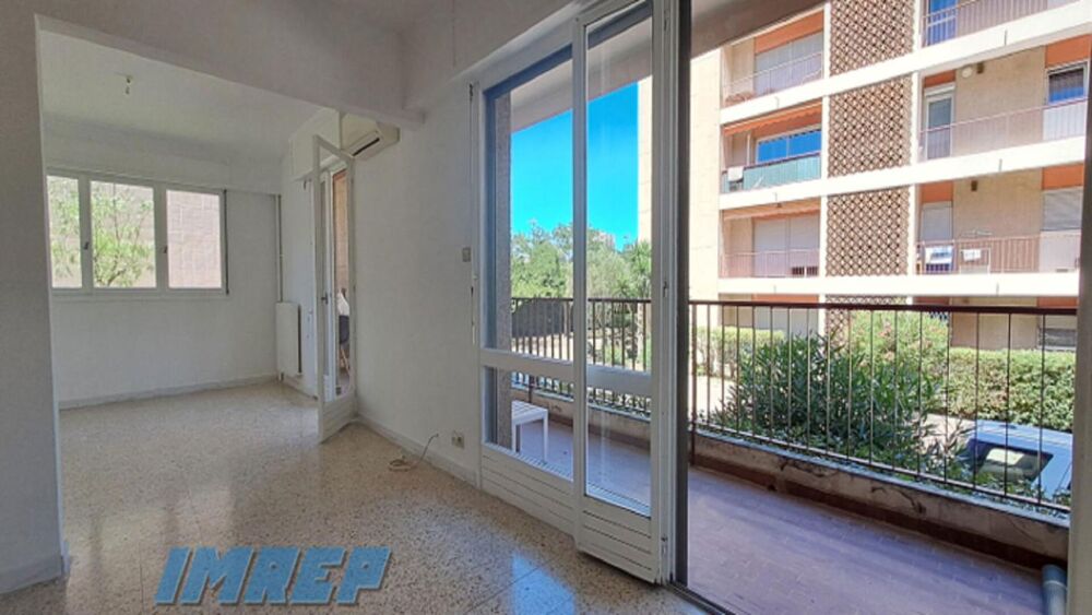 Grand T3/4 lumineux balcon cave et parking - 13010 MARSEILLE