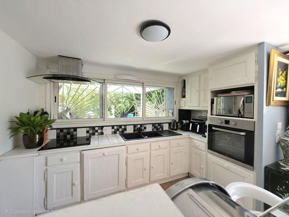 Vente Maison Maison  7 pièces 134 m2 PISCINE / garage / Bormes les mimosas
