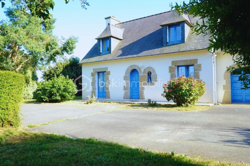 EXLUSIVITE : Grande familiale au calme et proche du bourg de PLOUMILLIAU