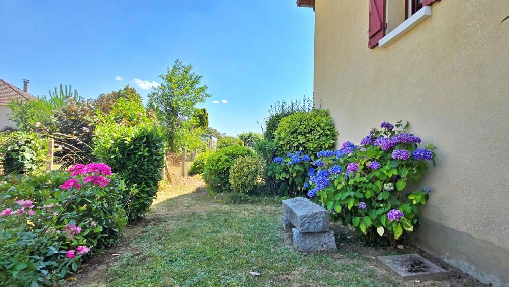 Vente Maison Maison à vendre 7 pièces + Garage + Jardin - Centre-Bourg ORADOUR SUR GLANE (87) Oradour sur glane
