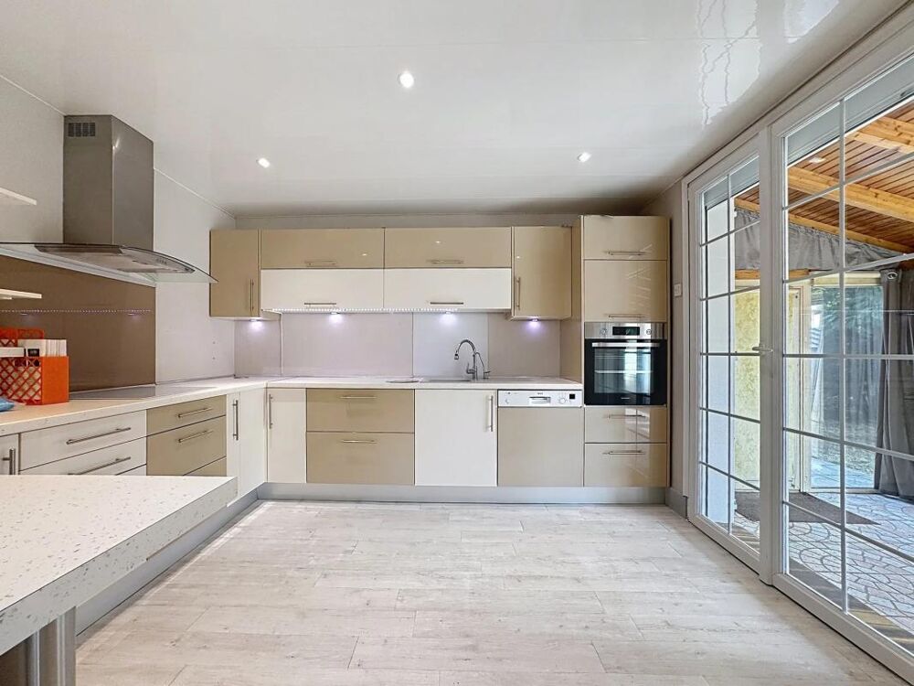 Maison de 8 pièces de 187 m² à Serris Bourg