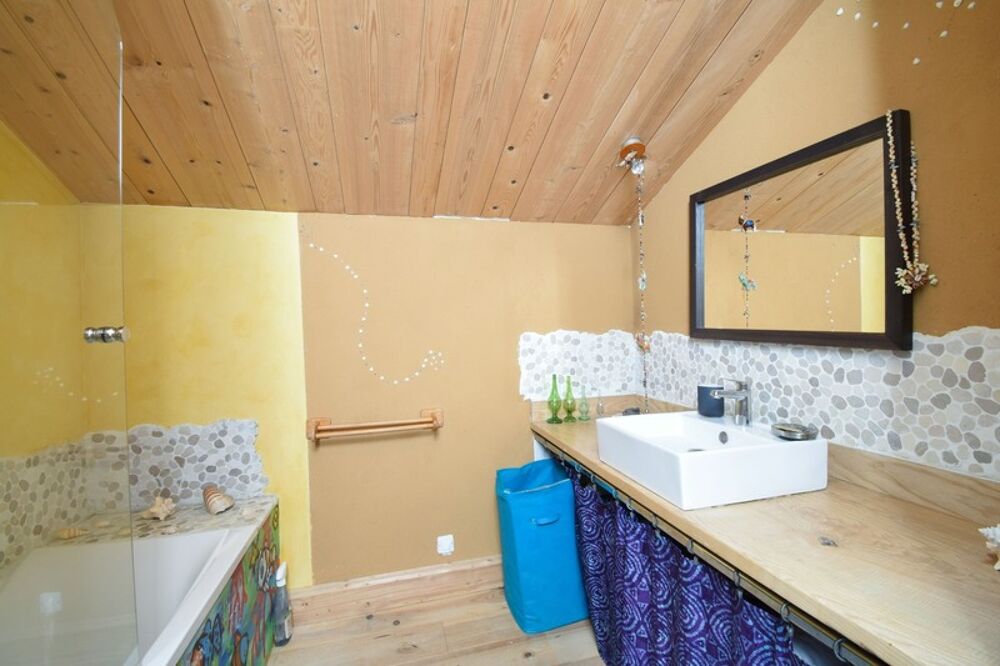 EXCLUSIVITE / Très belle maison avec dépendances et terrain / 63160 Glaine Montaigut