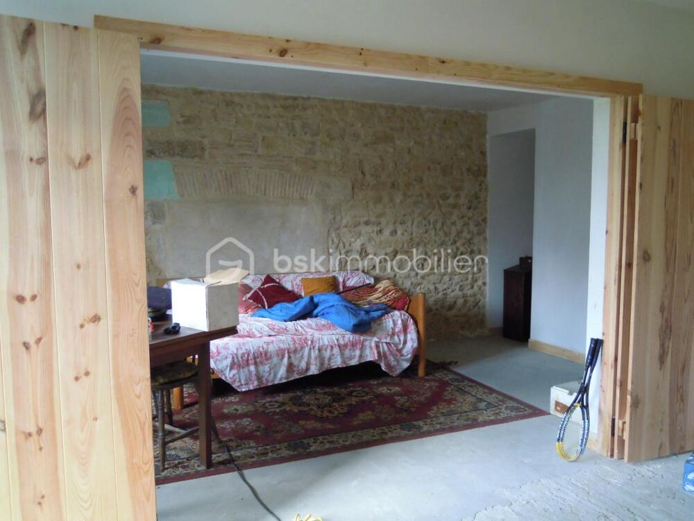Maison en pierre à rénover au calme