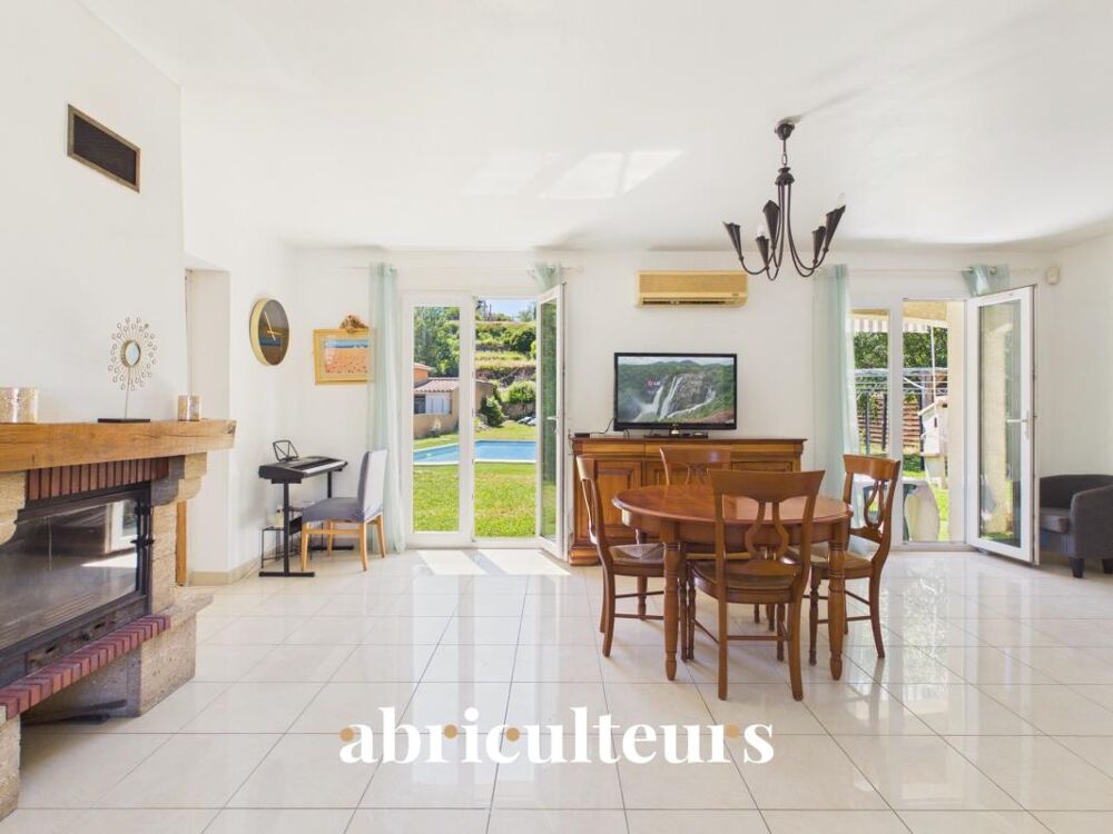 Vente Maison Maison familiale 5 chambres avec piscine sur terrain de 1 600 m² à Saint-Chamas (13250) Saint chamas