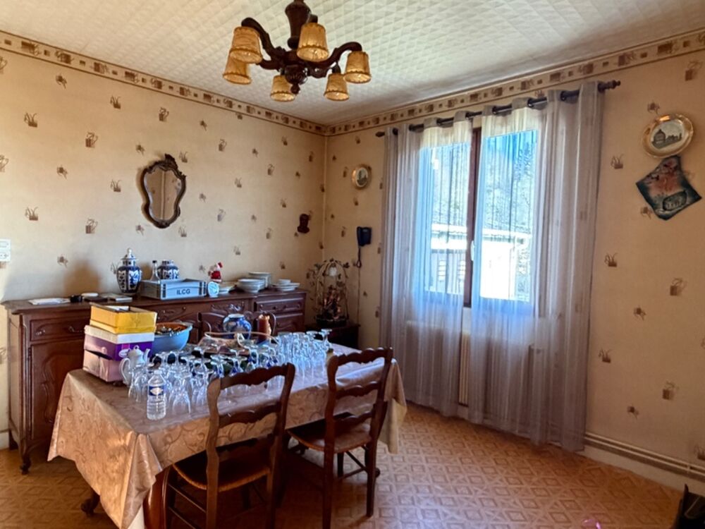 MAISON A RENOVER, 2 CHAMBRES, JARDIN ET GARAGE