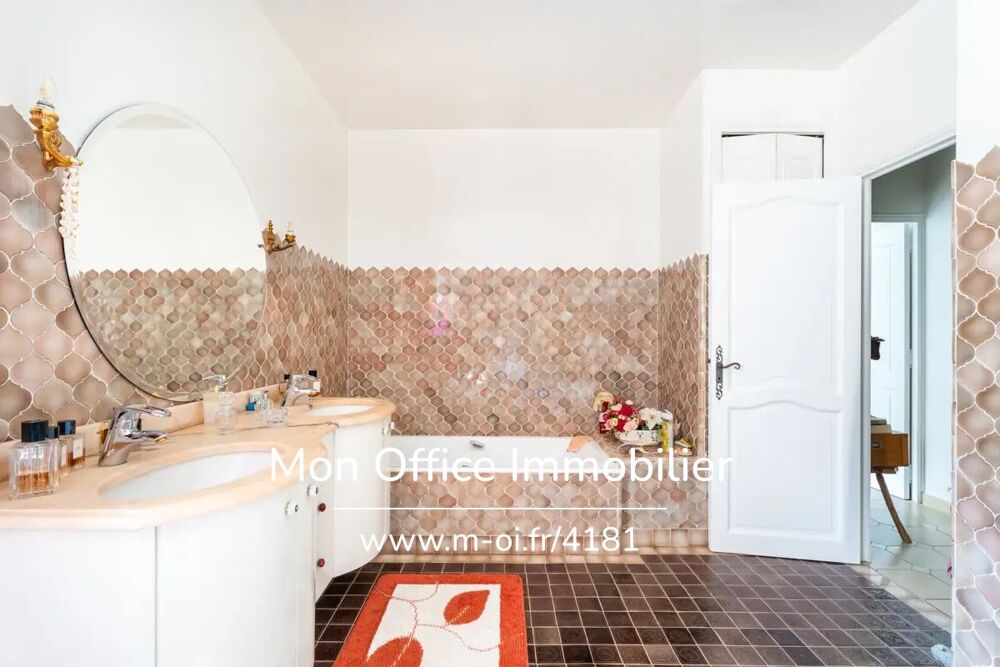 à vendre  Propriété/château Trets (13530)