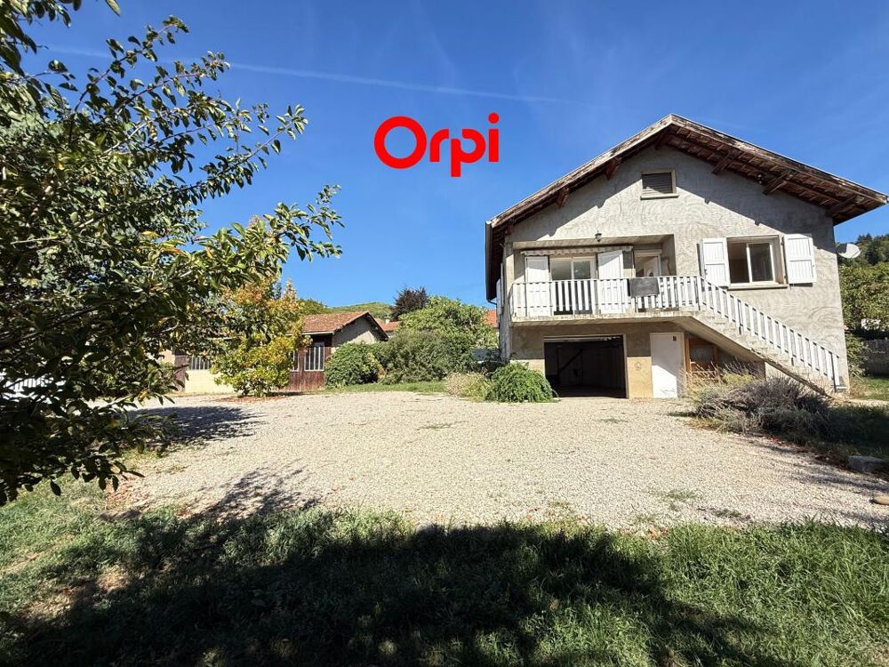 Maison avec fort potentiel, grande dépendance et terrain de 1 475 m²  Bévenais