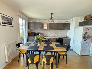  Appartement  vendre 4 pices 77 m