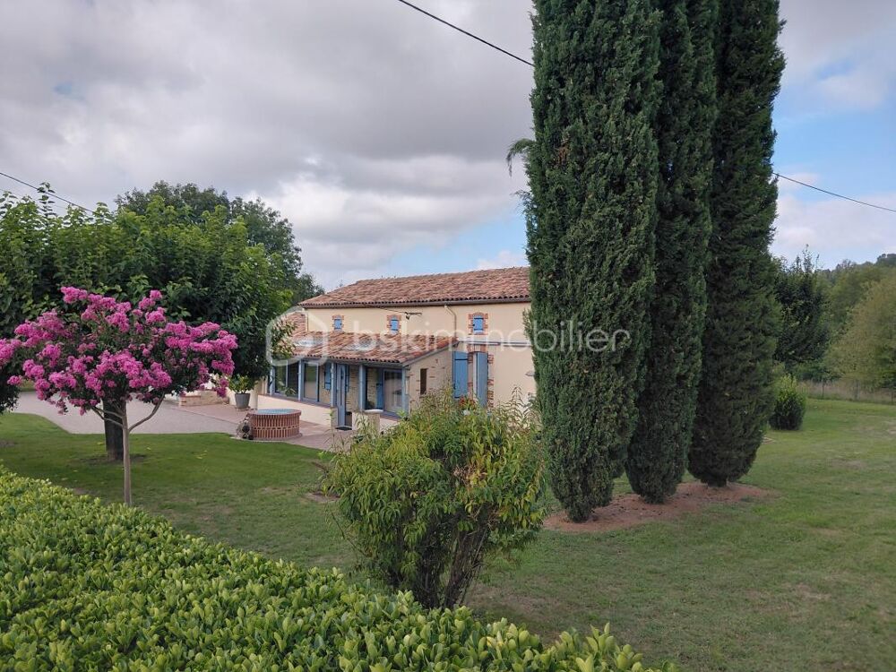 Coup de Coeur Maison de plain-pied avec dépendances sur un parc arboré de 3 937 m²