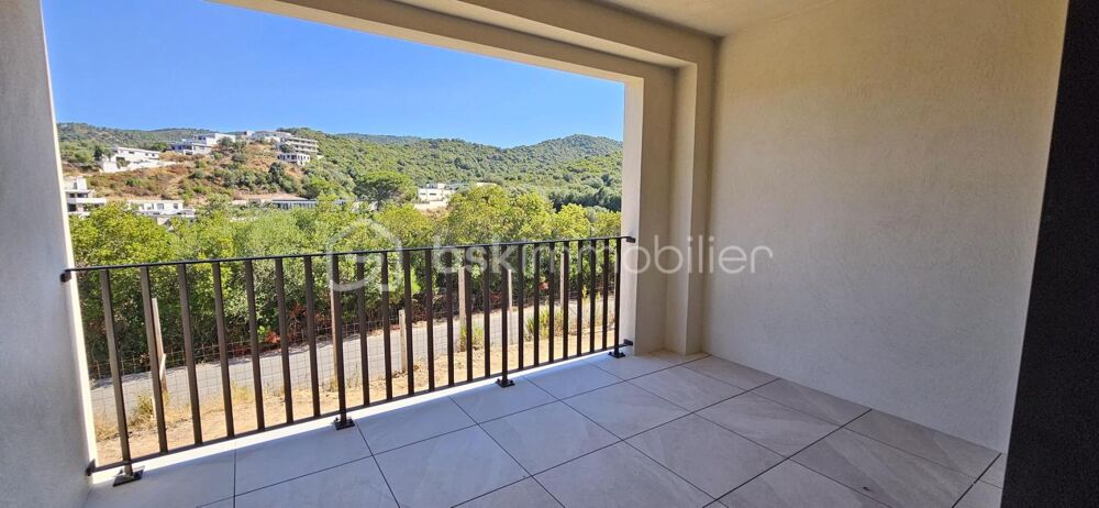 Corse - Rive sud dAjaccio à Pietrosella- Résidence ORZIOLO 2. Appartement T3 de 71 m2 + loggia de 10 m2, situé à 3 km de la mer