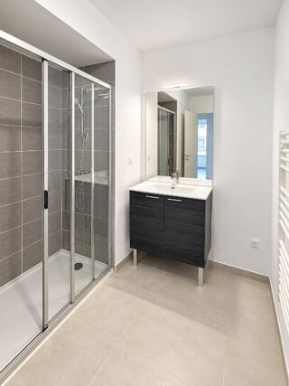  Appartement à louer 2 pièces 44 m²