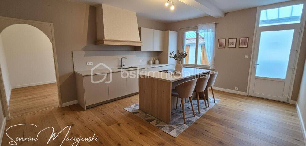 Maison mitoyenne à rénover entièrement
