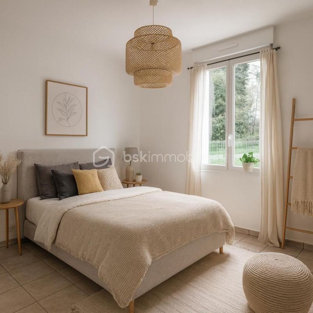 MAISON RARE SUR LE MARCHE AVEC VIE ENTIERE DE PLAIN PIED 4 CHAMBRES NON MITOYENNE